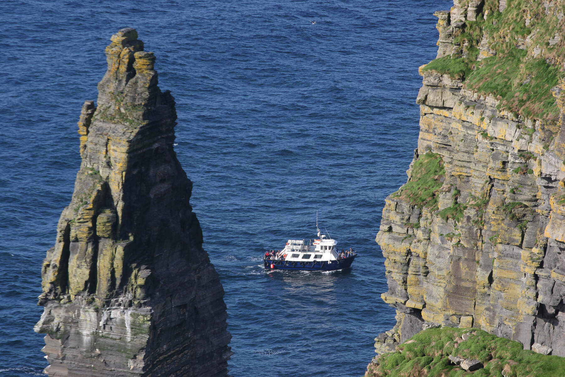 Doolin Ferries, les falaises de Moher depuis la mer, Clare, Irlande