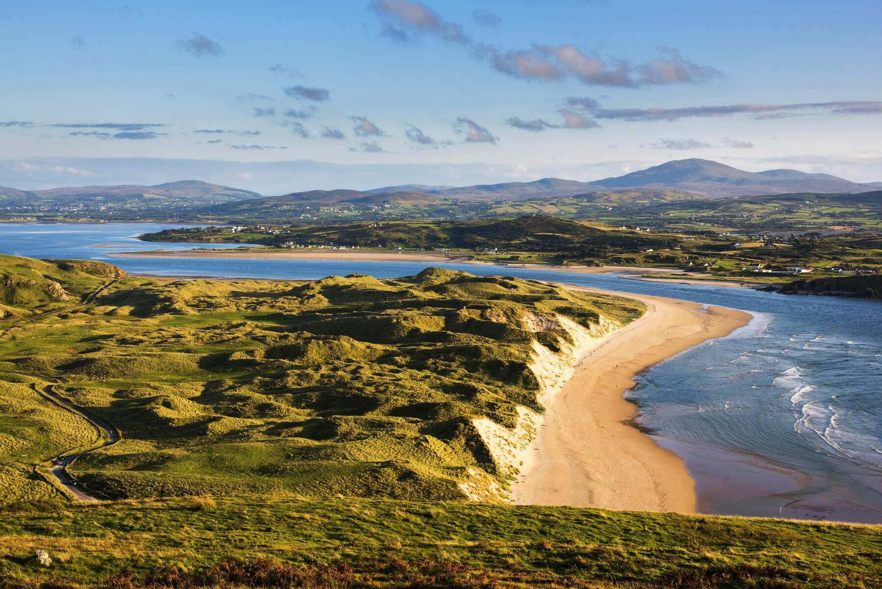 Plage de Five Finger Strand dans le Donegal