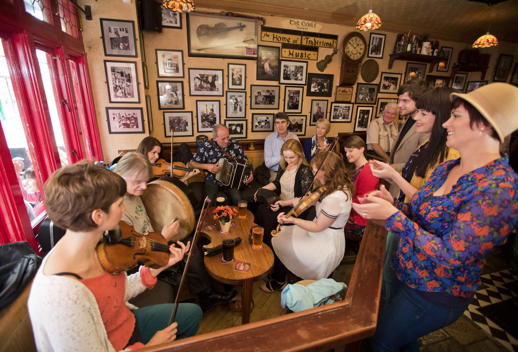 Session de musique traditionnelle en Irlande