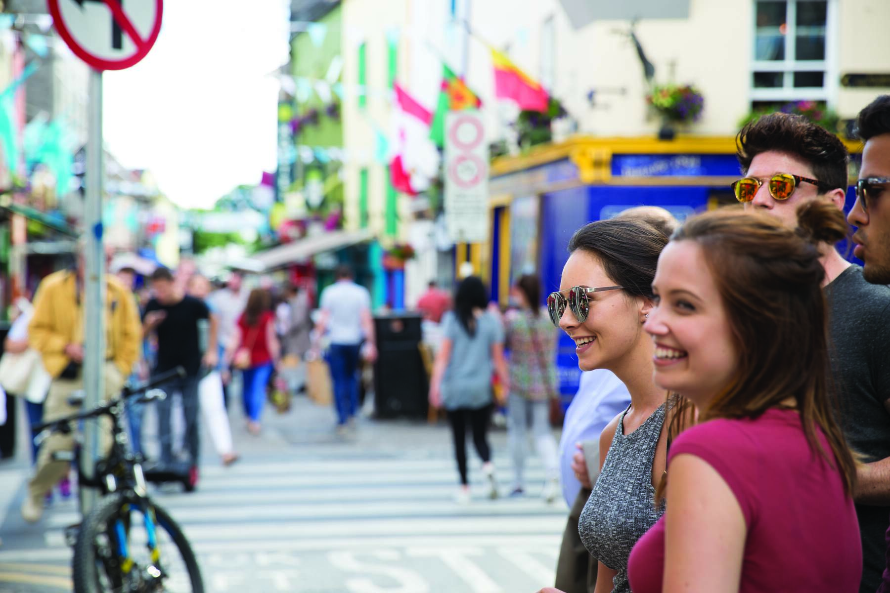 Shopping sur Quay Street à Galway