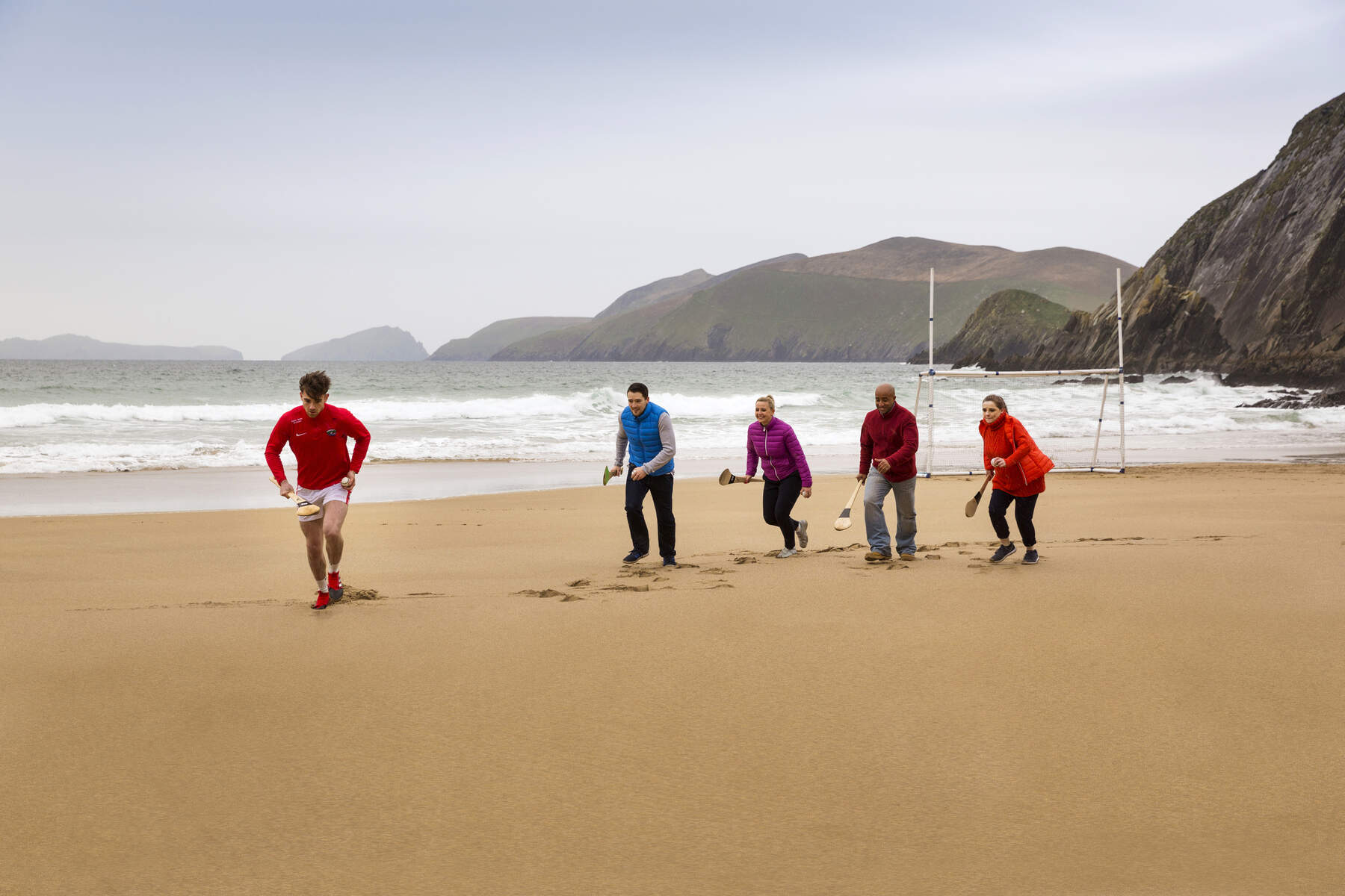 Apprendre à jouer au hurling en Irlande