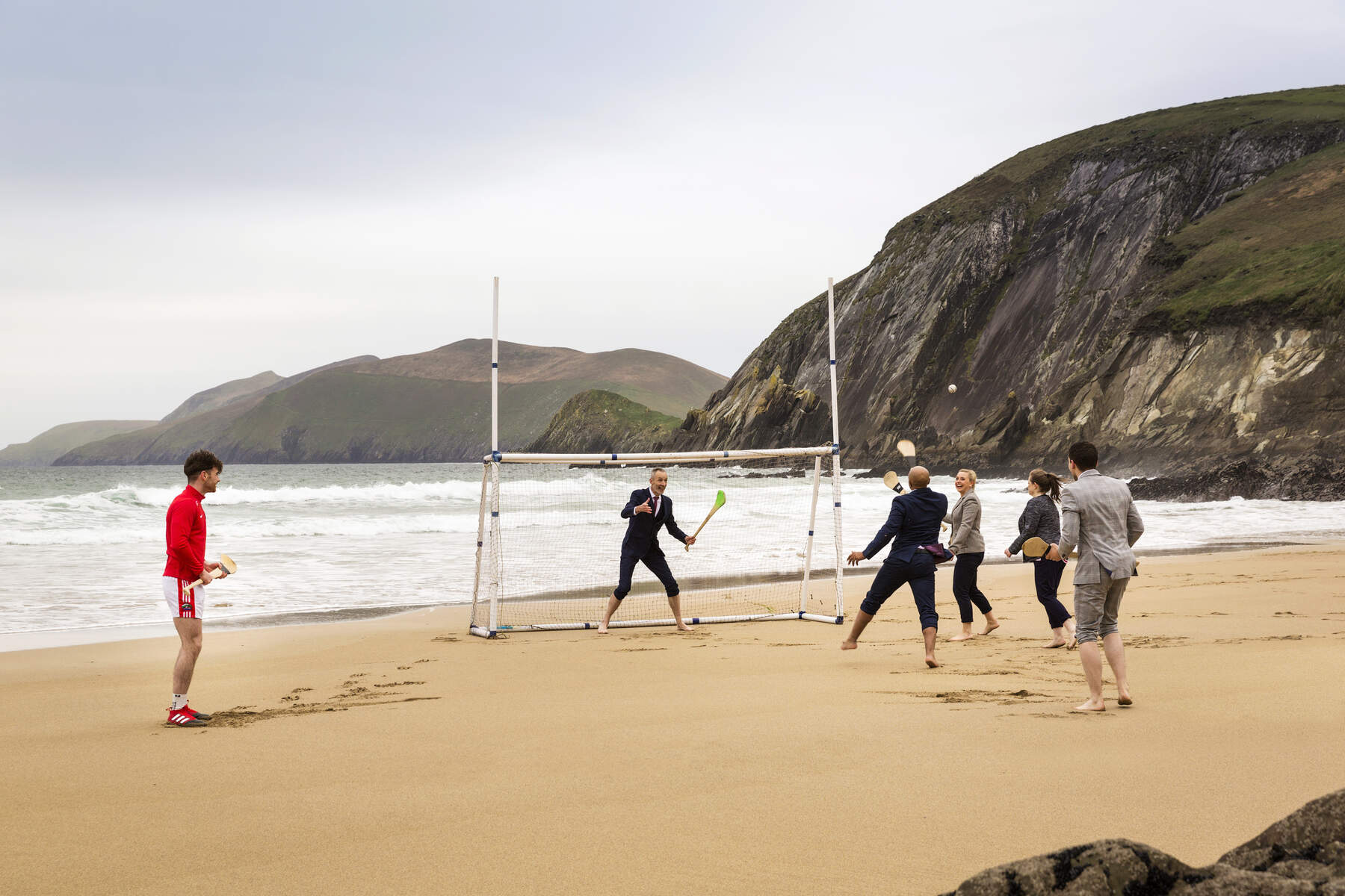 Apprendre à jouer au hurling en Irlande